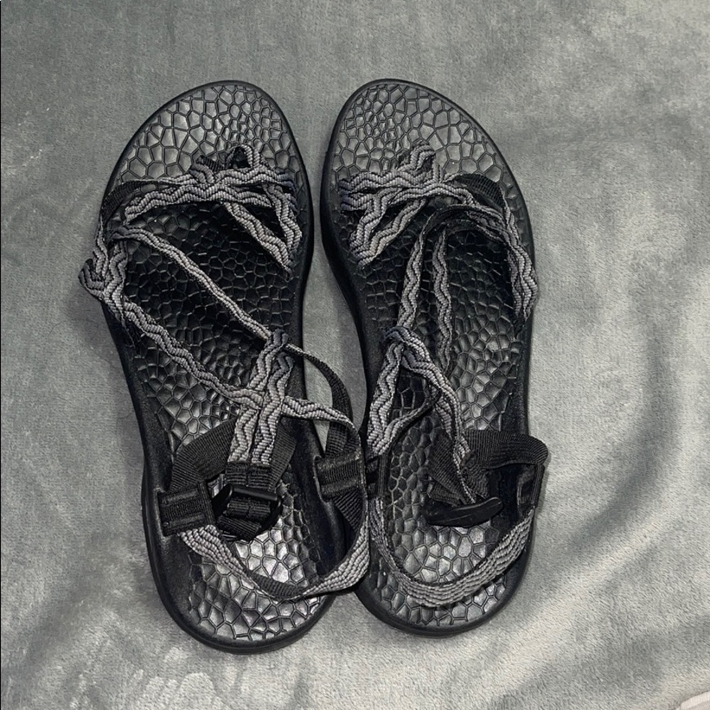 CHACO’S SANDALS ⚡️💛🖤